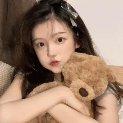 院子里的女人